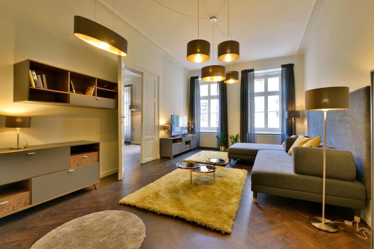 S23, Budapest